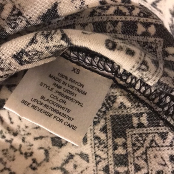 Black and White Printed Mini Dress With Tie Waist And Front Pocket 🖤 - Picture 5 of 11